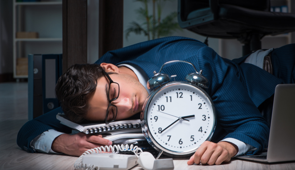 残業45時間を超えたら？残業時間ごとの会社の対応まとめ
